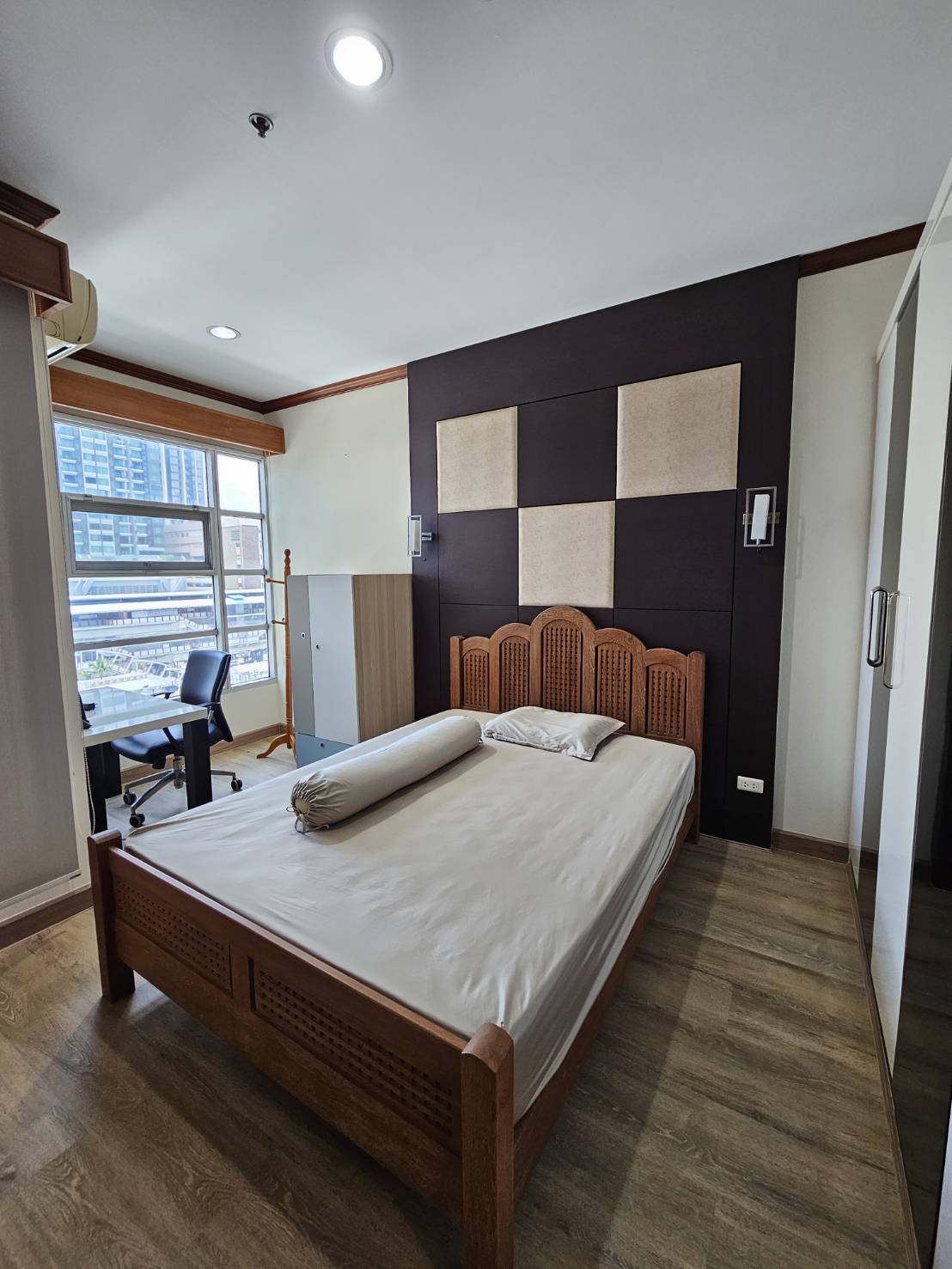 ปล่อยเช่าคอนโด Baan Klang Krung Siam-Pathumwan (บ้านกลางกรุง สยาม-ปทุมวัน) - 3ห้องนอน 3ห้องน้ำ 1ห้องนั่งเล่น - ใกล้ BTS ราชเทวี - ขนาดห้อง 140 ตรม. ชั้น 9