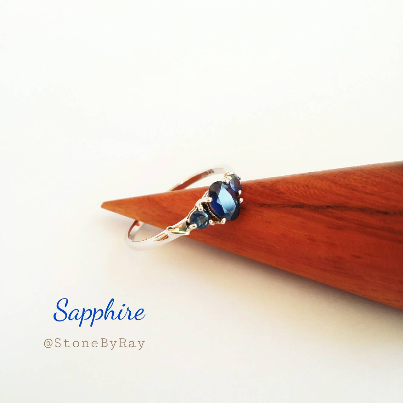 แหวนเงินแท้พลอยไพลิน Sapphire