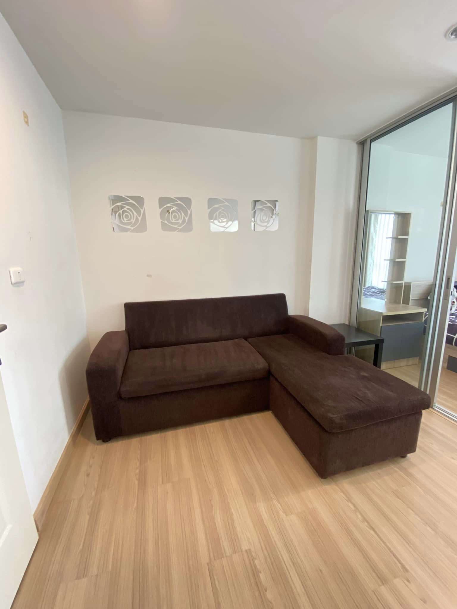 ให้เช่าคอนโด The Niche ID Serithai (เดอะนิช ไอดี เสรีไทย) - ตกแต่งเฟอร์ครบ