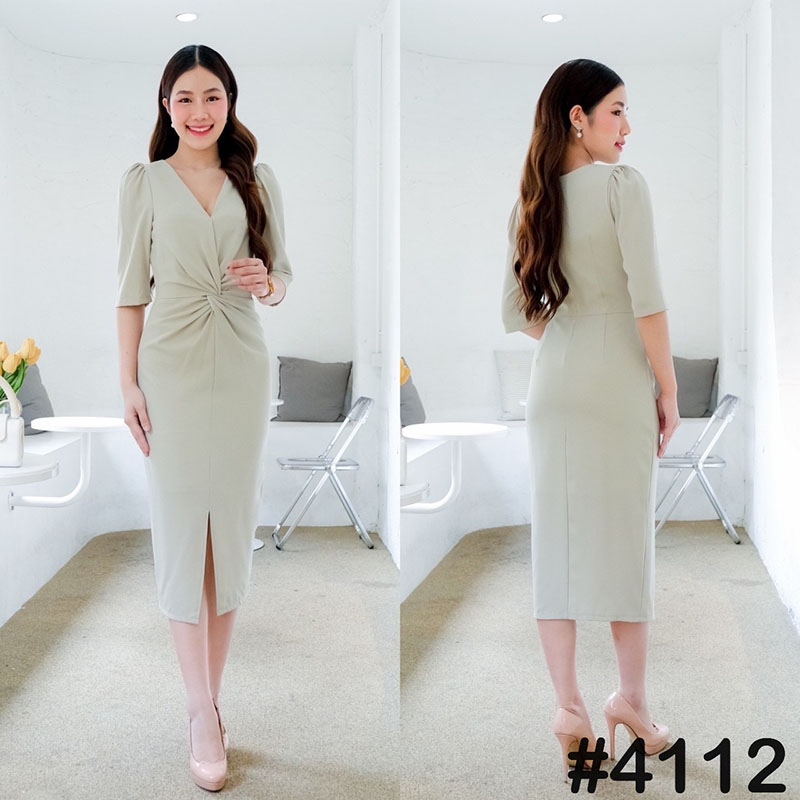 kudapy เดรสสั้นสีดำ/สีโอรส/สีเขียว/สีครีมนู้ด/สีคาราเมล คอวี ดีเทลไขว้ปมเอวเน้นพรางเอวคอดๆ หัวไหล่จับจีบแขนสามส่วน กระโปรงสอบผ่าหน้า ทรงเรียบเก๋ดูดี