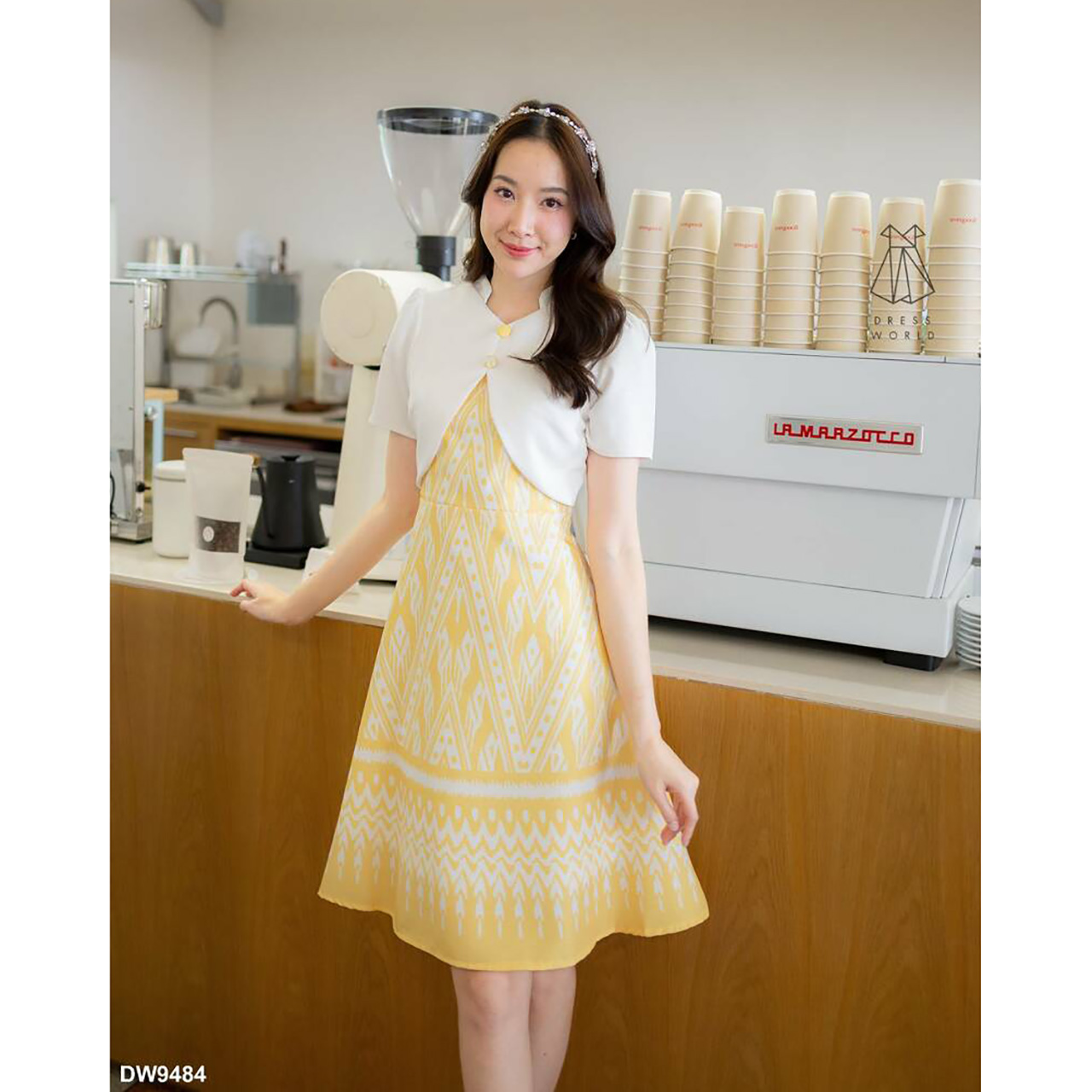 kudapy เดรสสั้นสีชมพู/สีน้ำตาล/สีกรม/สีเหลือง ลายไทยกั๊กผ้าพื้น ใส่ทำงานสวยดูดี