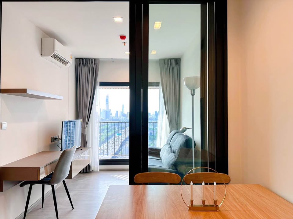 ปล่อยเช่า Life Asoke Hype (ไลฟ์ อโศก ไฮป์) - โซนพื้นที่ MRT เพชรบุรี พระราม9 1ห้องนอน 1ห้องน้ำ 1ครัว - ขนาดห้อง 35 ตรม. ชั้น 24 - ให้เช่า 25,000 ต่อเดือน