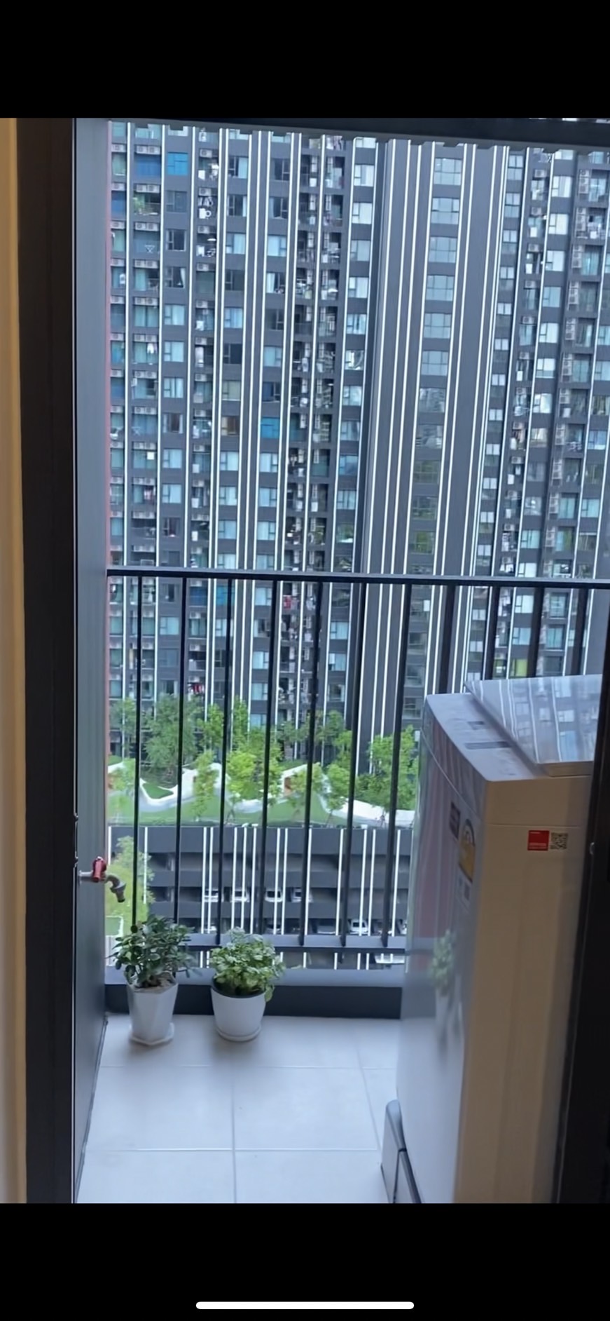 ให้เช่าห้องแบบ Studio 1ห้องน้ำ โซนพื้นที่ MRT เพชรบุรี คอนโด Life Asoke Hype (ไลฟ์ อโศก ไฮป์) High Rise ขนาดห้อง 26 ตรม. ชั้น 17 ให้เช่า 17,000 ต่อเดือน สัญญาขั้นต่ำ 1 ปี