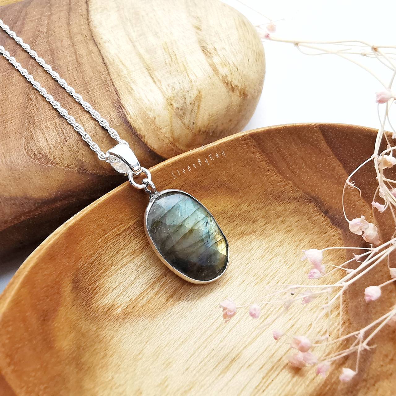 สร้อยคอเงินจี้หินลาบราโดไลท์เจียรเหลี่ยม Labradorite