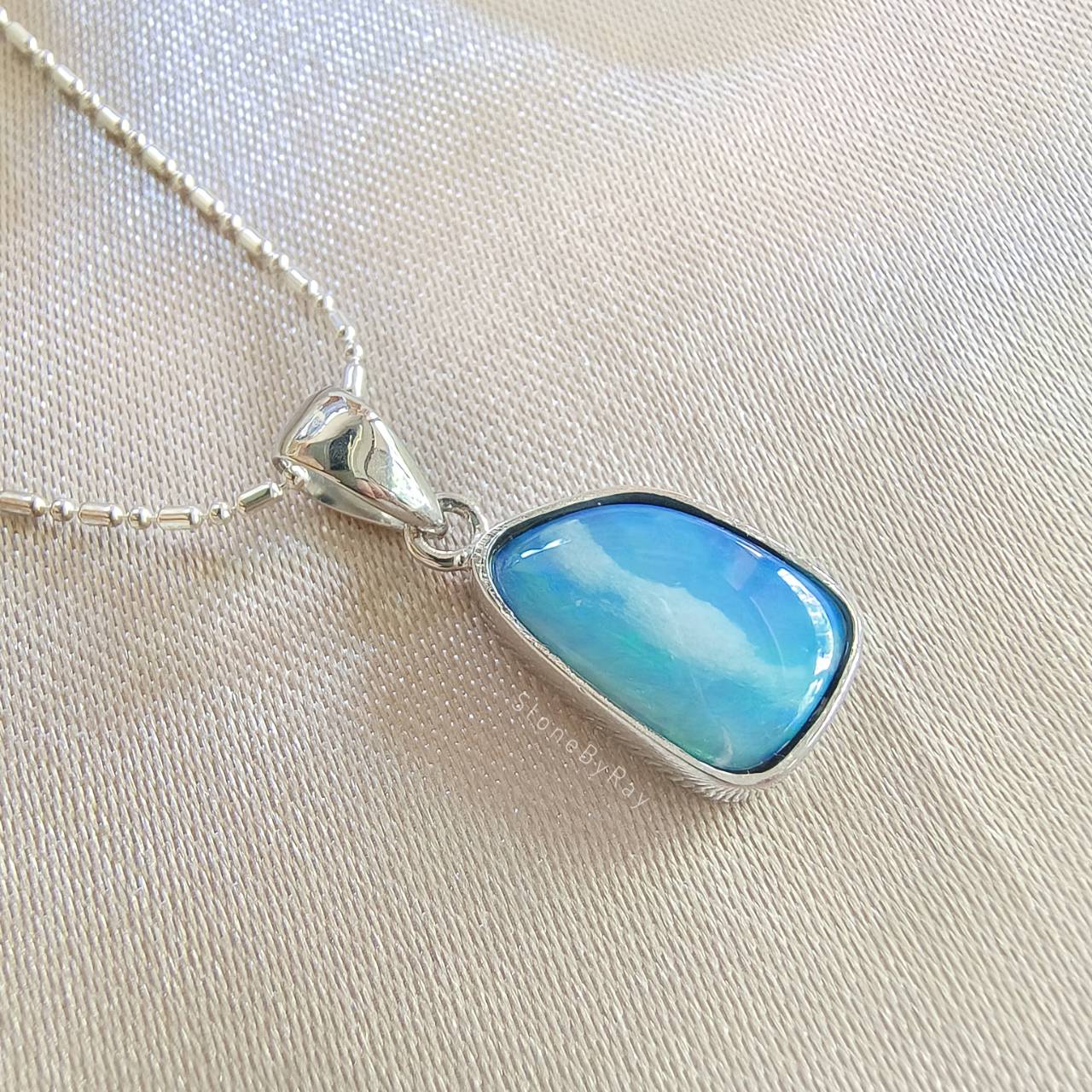 สร้อยคอเงินจี้พลอยโอปอล Opal
