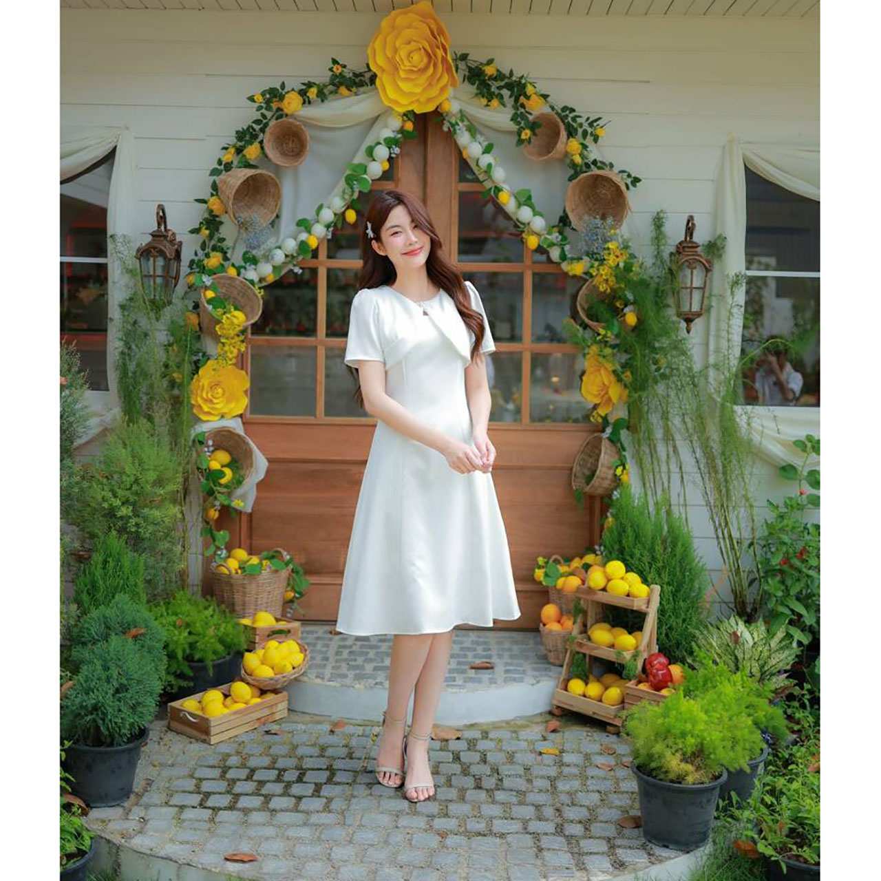 kudapy เดรสสั้น แขนสั้นคอกลมแต่งกระดุมซิปหลัง