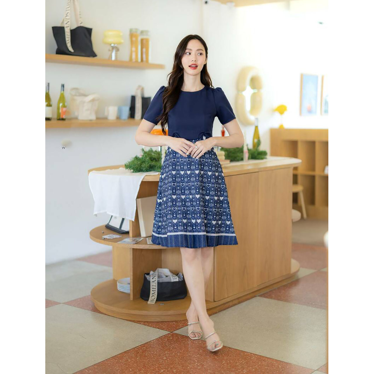 kudapy เดรสสั้นสีเหลือง สีชมพู สีกรม สีฟ้า ผ้าไทยลายหัวใจแต่งโบว์เอว