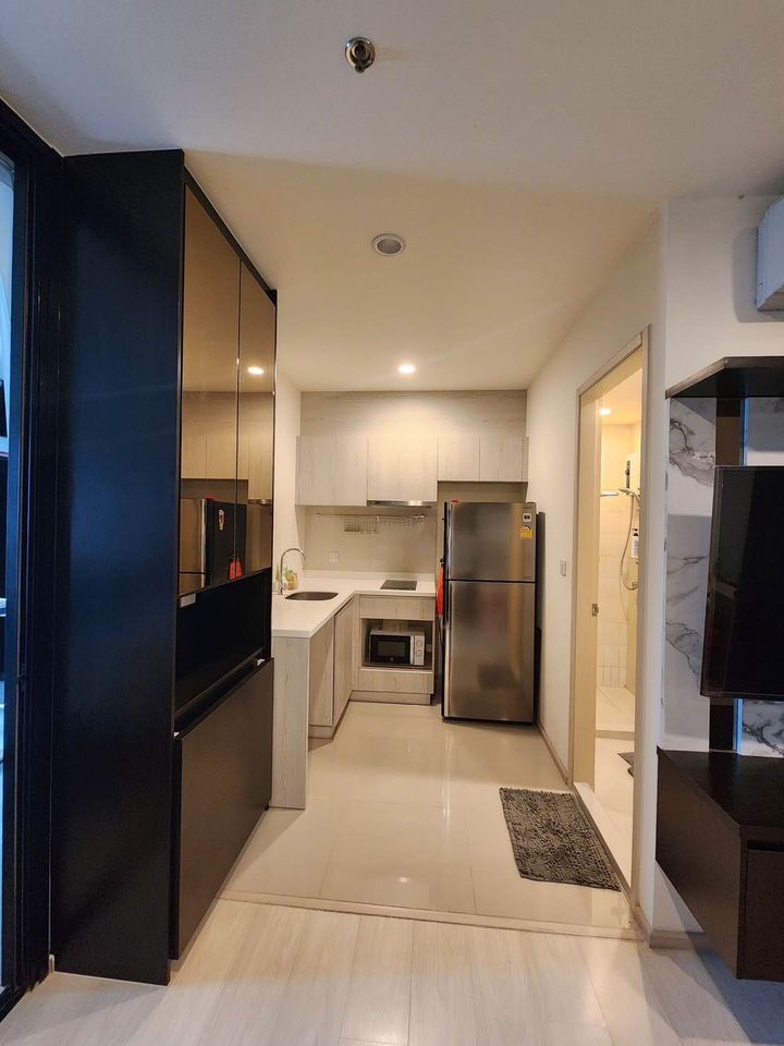 ให้เช่าคอนโด Life Asoke (ไลฟ์ อโศก) - ใกล้ มศว. เซ็นทรัลพระราม 9 - การเดินทาง: รถไฟฟ้า MRT เพชรบุรี