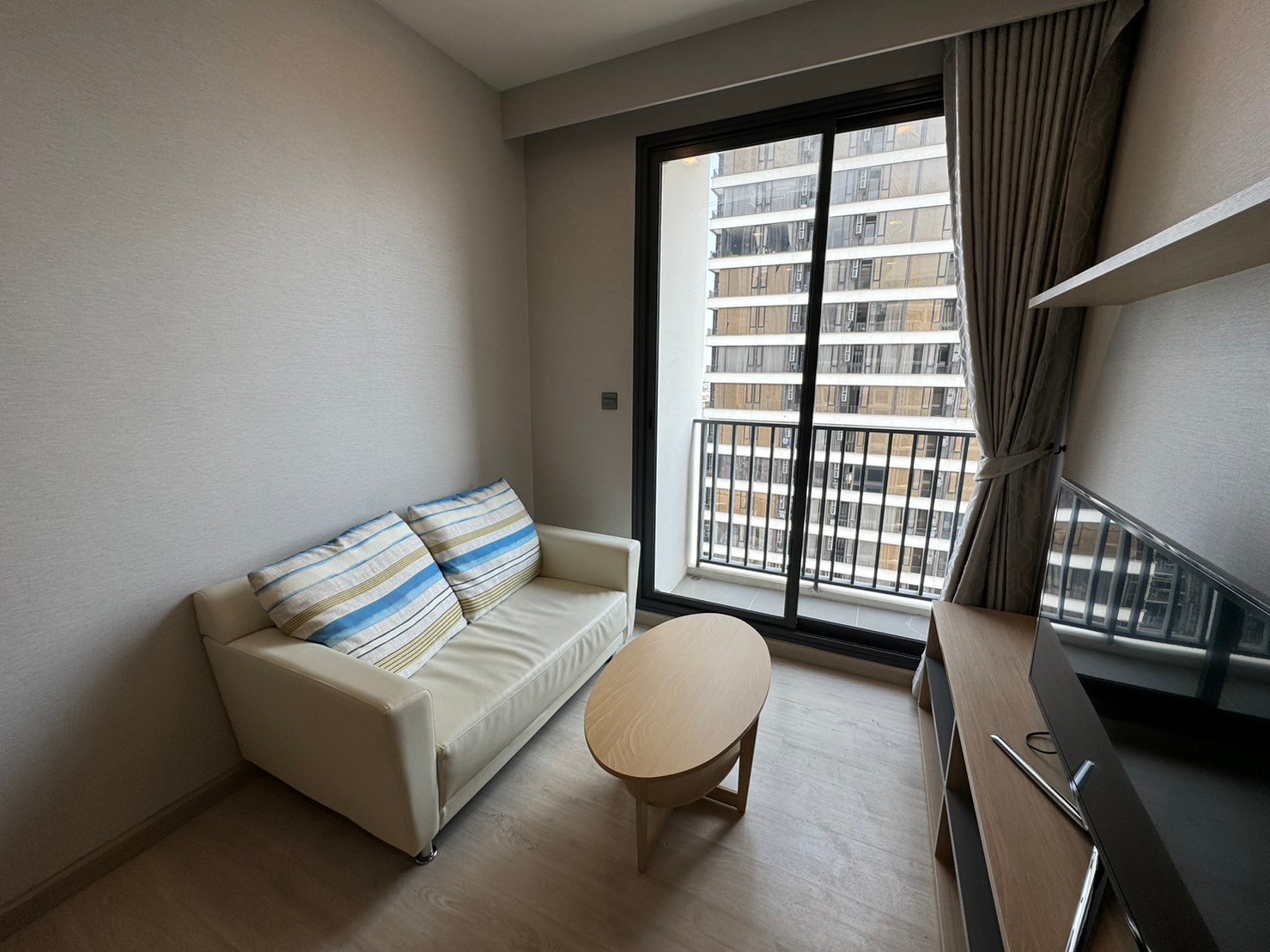 ให้เช่าคอนโด M Thonglor 10 (เอ็ม ทองหล่อ 10) - ตกแต่งเฟอร์ครบ 2ห้องนอนเลี้ยงสัตว์ได้เอกมัย12ทองหล่อ10 - การเดินทาง: BTS เอกมัย, ทองหล่อ