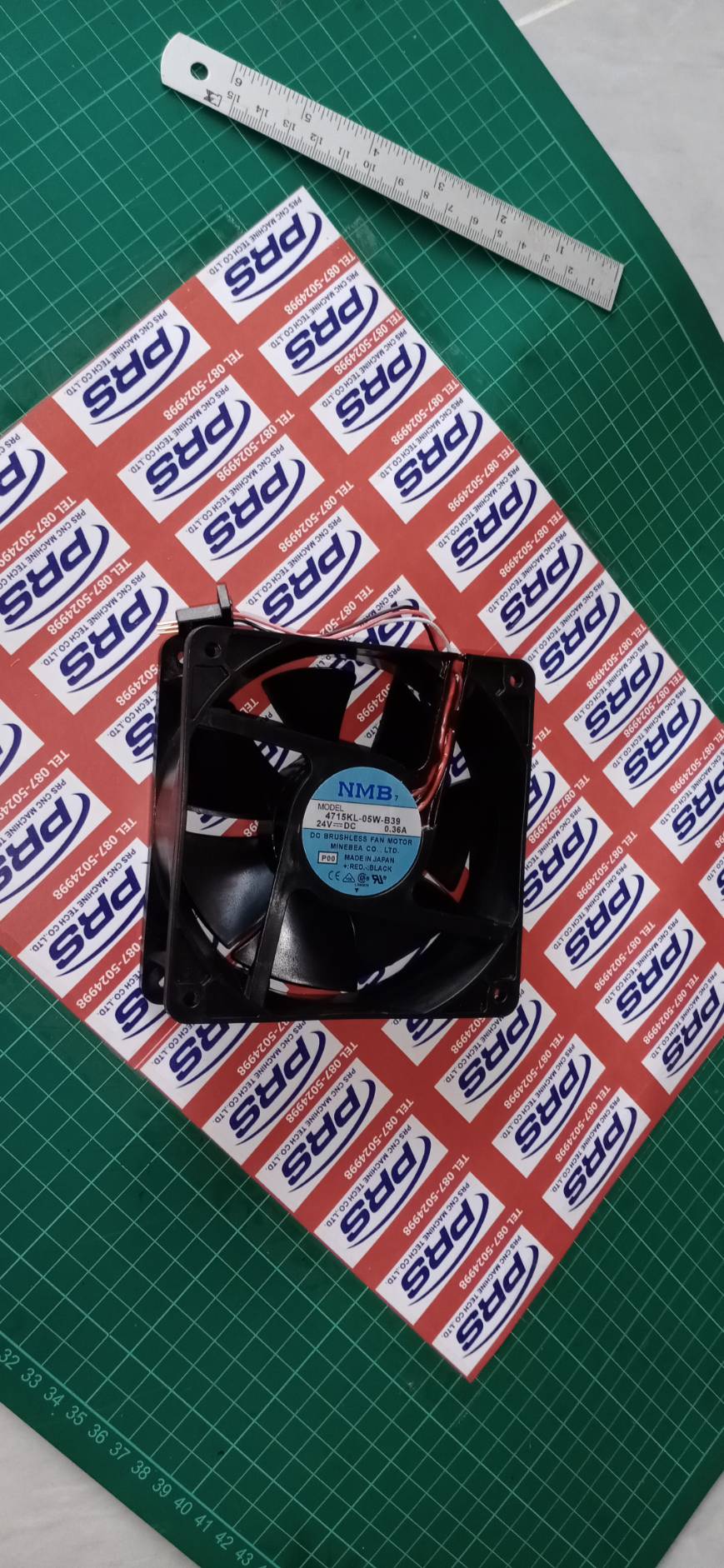 NMB 4715KL-05W-B39 Black plug