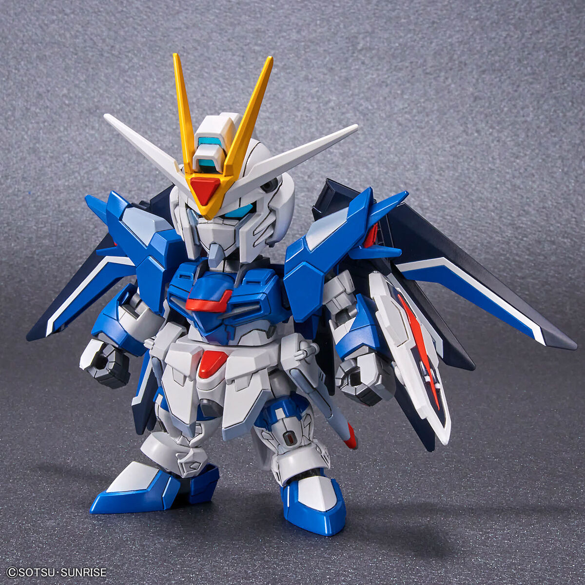 Bandai 4573102662866 SD GUNDAM EX-STANDARD RISING FREEDOM GUNDAM