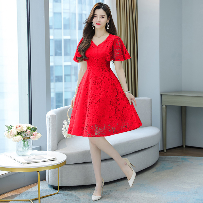 kudapy ชุดเดรสลูกไม้สีแดง แขนปีกระบาย กระโปรงทรงบานคลุมเข่า แขนยาว แนวเรียบร้อย สวยดูดี ชุดเดรสทำงาน