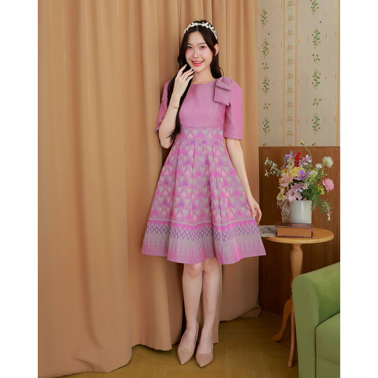 kudapy เดรสผ้าทอลายไทย แขนสามส่วน ติดโบว์บ่า งานอัดกาว กระโปรงทรงบาน ใส่ทำงาน