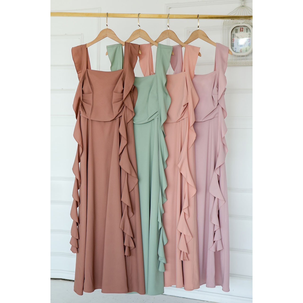 kudapy เดรสยาวสายเดี่ยว ระบายริ้บบิ้นเกลียว เข้ารูปเอวสับ กระโปรงบานสวย เนื้อผ้าชีฟองหนา มีซับในทั้งตัว