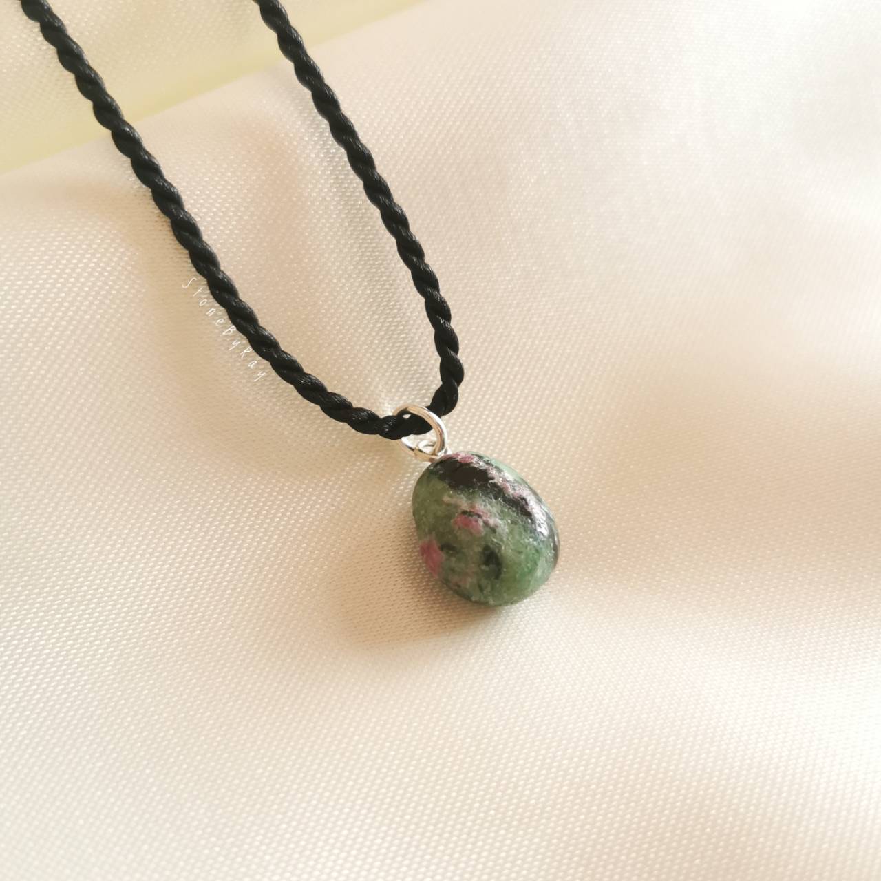 สร้อยคอเชือกจี้หินซอยไซต์รูบี้ Zoisite Ruby