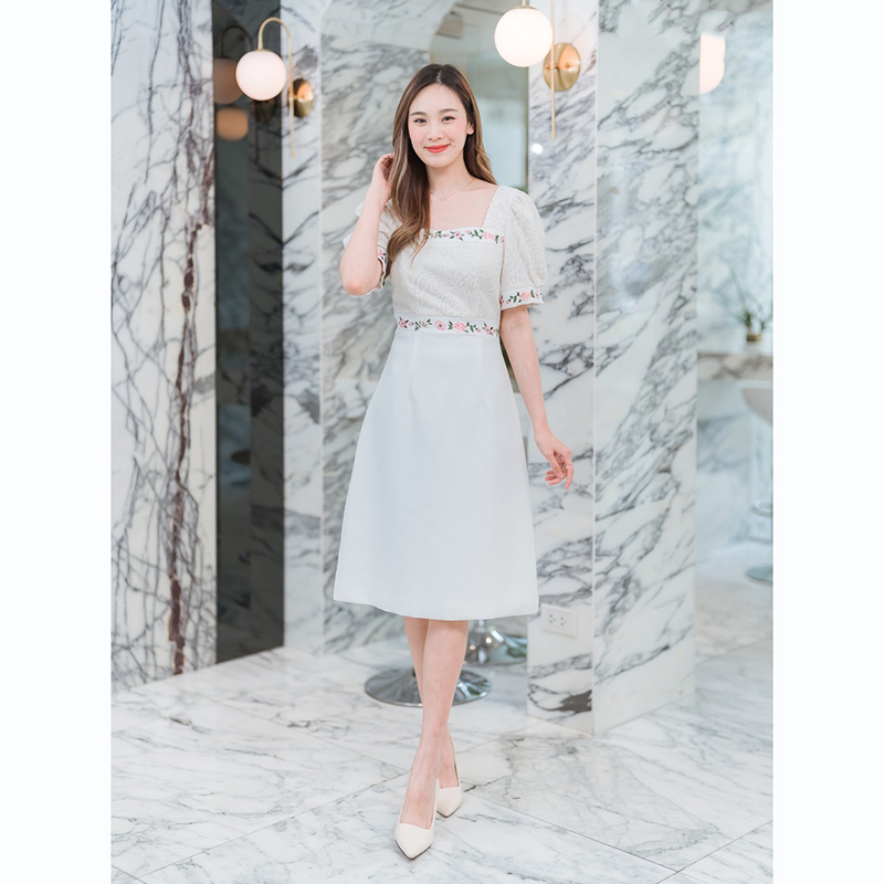 kudapy เดรสสั้นสี/ขาว/สีชมพู คอเหลี่ยม ทรงดินสอผ่าหลังลายดอกไม้