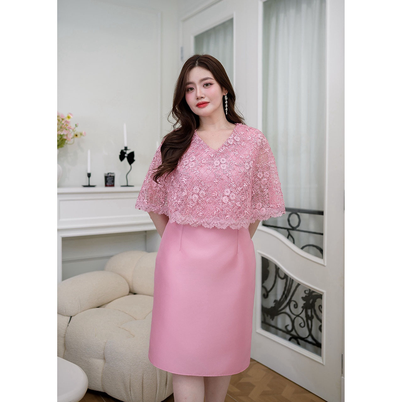 kudapy เดรสผ้าไหมด้านบนดีไซน์คุลมไหล่คลุมต้นแขนด้วยผ้าลูกไม้ผืนใหญ่ ผ้าลูกไม้ใยบวบปักดอกแน่นสวย