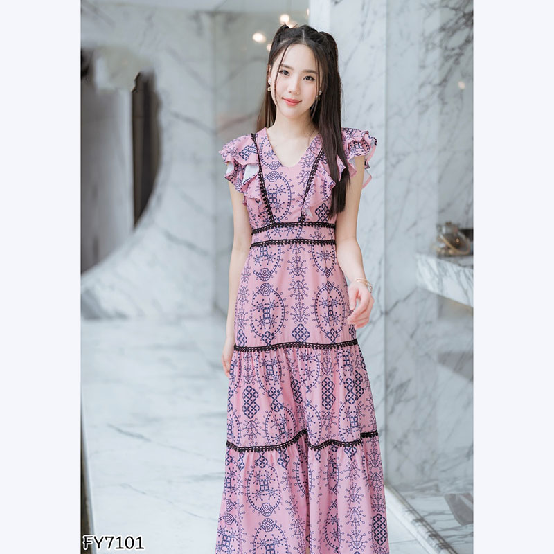 kudapy เดรสยาวสีขาว,ชมพุ .แขนระบายใส่ออกงานสวยดูดีมากๆ