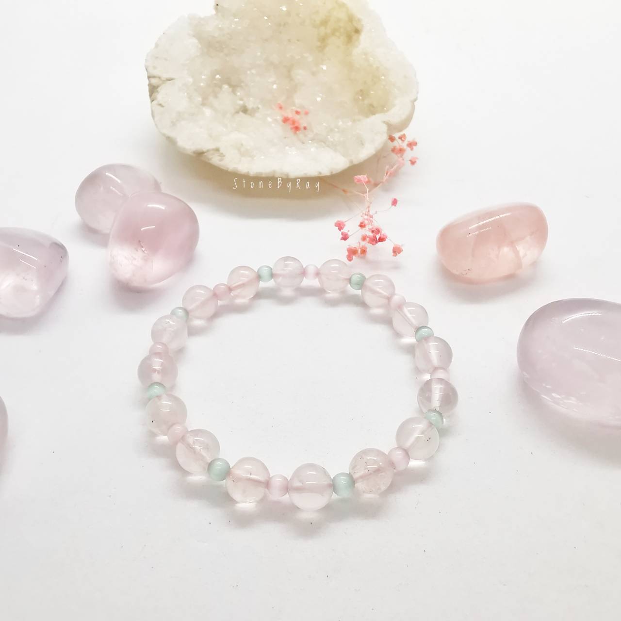 สร้อยข้อมือหินโรสควอตซ์ร้อยกับแก้วตาแมวRose Quartz+Cat eye Beads