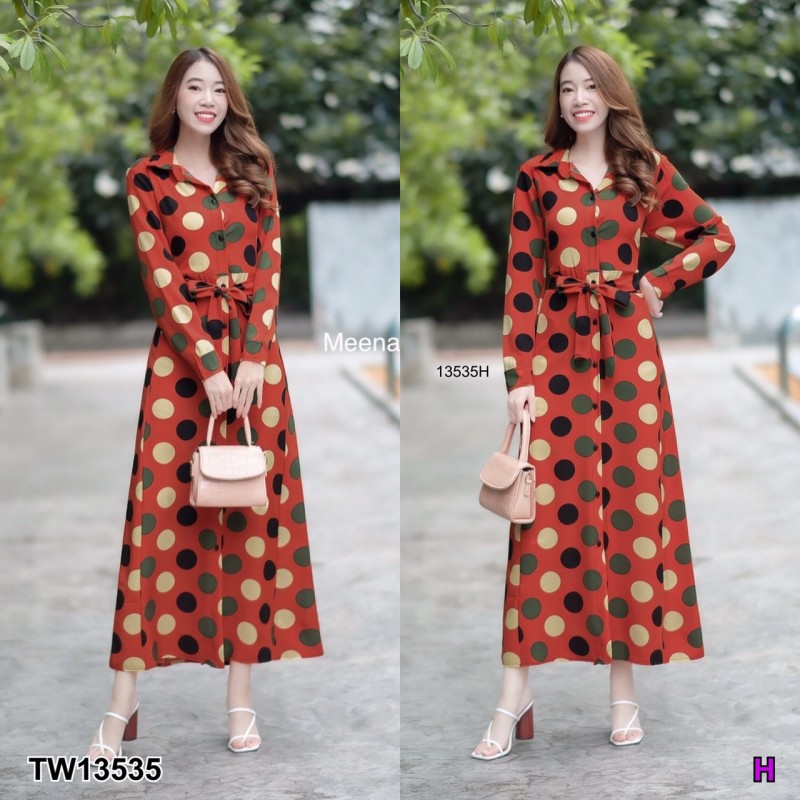 kudapy เดรสยาวสีขาว/สีส้มอิฐ/สีเหลือง ปกเชิ้ต ติดกระดุมด้านหน้า แขนยาว มีโบว์ผูกเอว เนื้อผ้าไหมญี่ปุ่นพิมพ์ลายจุดใหญ่
