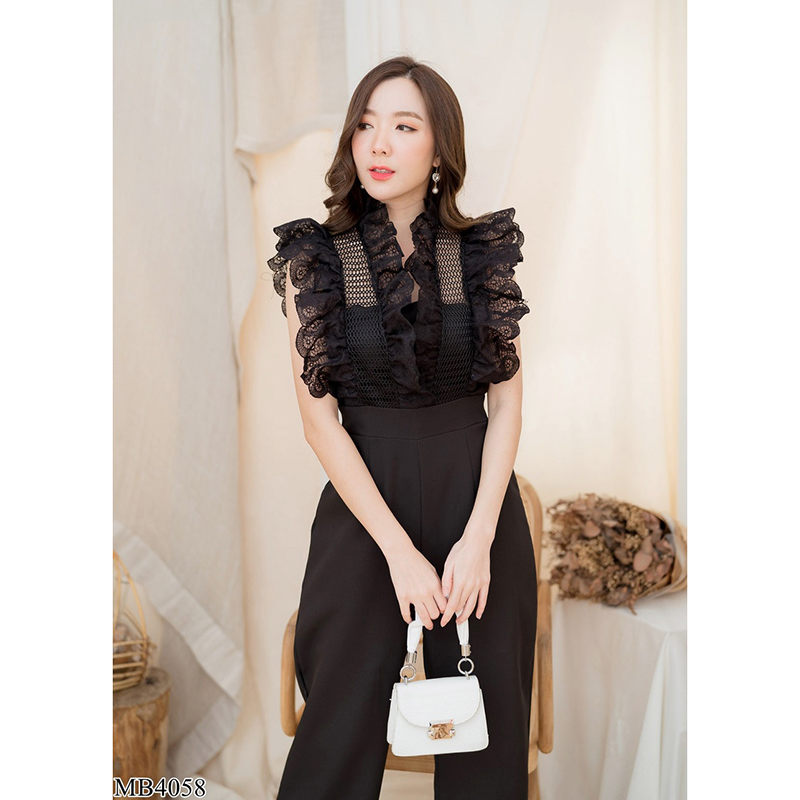 kudapy จั้มสูทสีดำ/สีชมพู/สีขาว เสื้อลูกไม้คอวีแขนกุดแต่งระบายขายาว