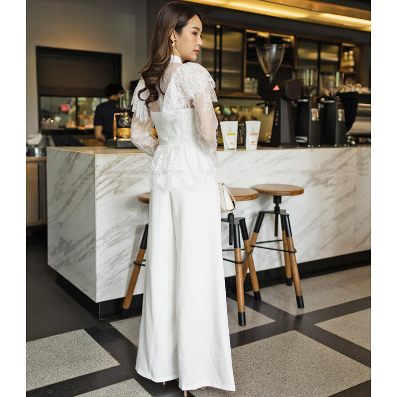 kudapy ชุดเซท 2ชิ้น เสื้อลูกไม้+กางเกงขายาวทรงบาน สีขาว