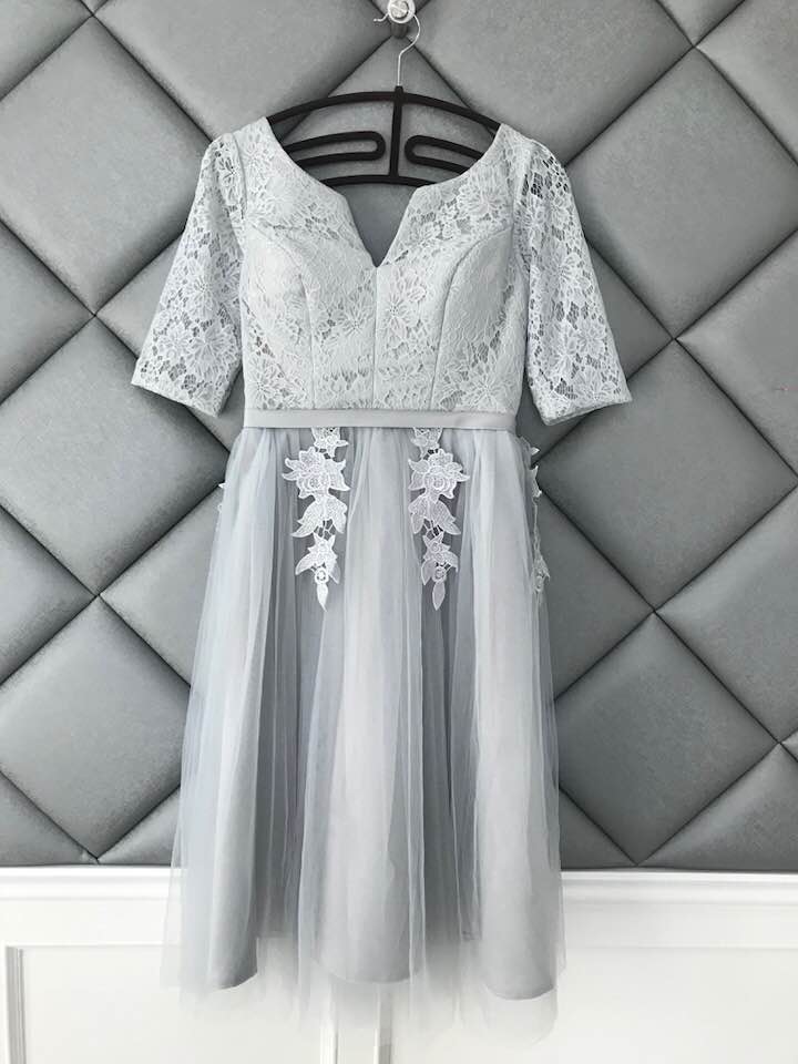 kudapy เดรสออกงานสุดหรู ตัวเสื้อผ้าลูกไม้เนื้อนุ่มสีเทา คอวี แขนสั้น