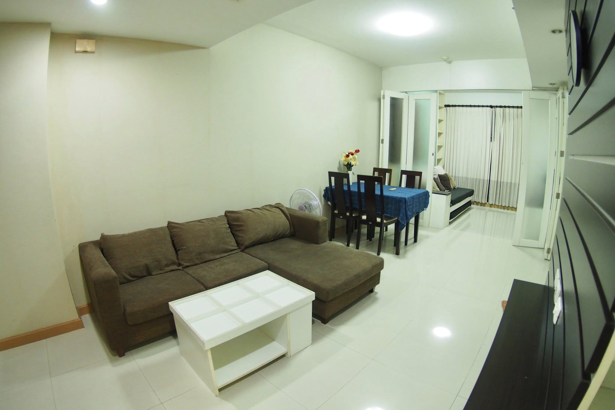 ให้เช่าห้องแบบ 1ห้องนอน 1ห้องน้ำ โซนพื้นที่ ติด มศว. MRT เพชรบุรี คอนโด Supalai Premier Place Asoke (ศุภาลัย พรีเมียร์ เพลส อโศก) High Rise ขนาดห้อง 64 ตรม. ชั้น 22