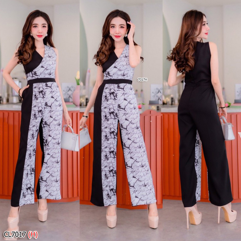 kudapy จั๊มสูทขายาวสีดำ ทรงไขว้ป้ายอก ทรงแขนกุด เนื้อผ้าอิตาลี ตัดต่อผ้าสลับสีพื้นดำกับผ้าลายหิน