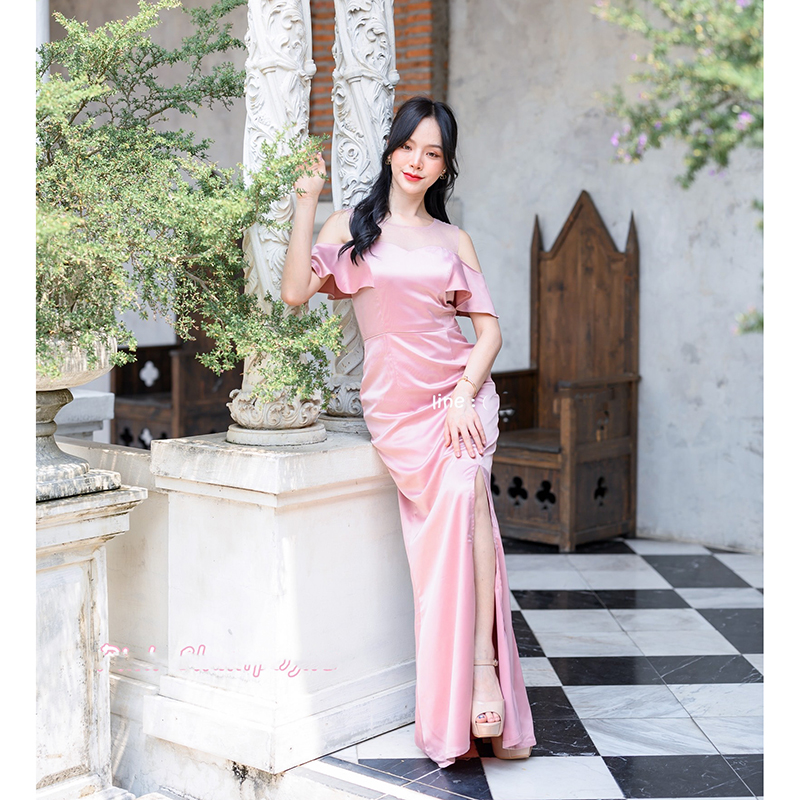 kudapy เดรสยาวPink Champagne/Pink Gold ทรงสวย ใส่ออกงานสวยหรูดูแพง ช่วงบนทำเป็นอก Curve คล้ายเกาะอก แต่จริงๆแล้วแต่งด้วยผ้าซีทรูใส่ง่ายไม่ต้องกลัวโป๊กลัวหลุด