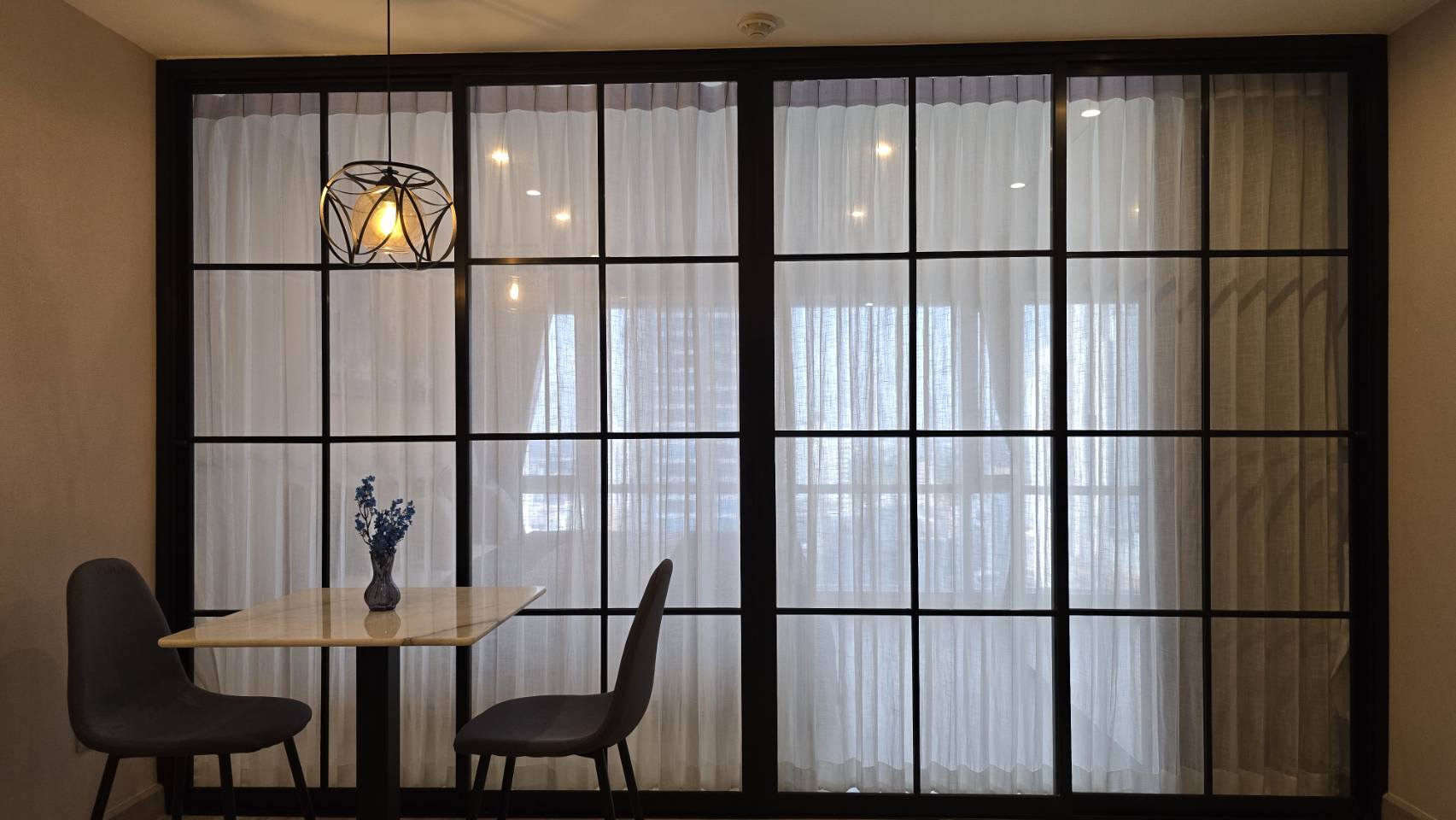 ให้เช่าคอนโด Sukhumvit Suite (สุขุมวิท สวีท) สุขุมวิท 13 High Rise โซนพื้นที่ BTS นานา ห้องแบบ 1ห้องนอน 1ห้องน้ำ ขนาดห้อง 40 ตรม. ชั้น 25