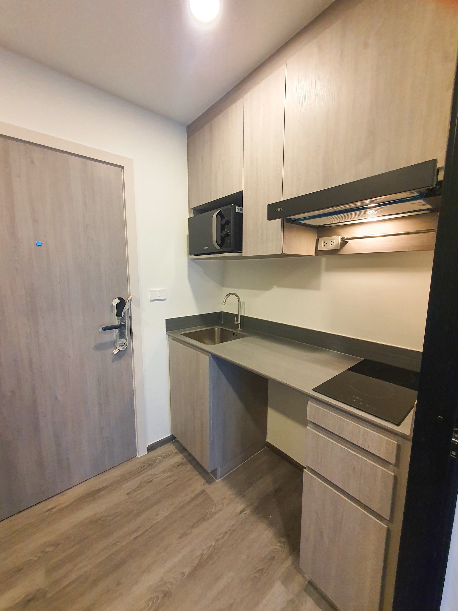 ให้เช่าห้องแบบ 1ห้องนอน 1ห้องน้ำ 1ครัวแยก โซนพื้นที่ BTS อ่อนนุช คอนโด ดิ ออริจิ้น อ่อนนุช (The Origin Onnut) Low Rise ขนาดห้อง 27 ตรม. ชั้น 5