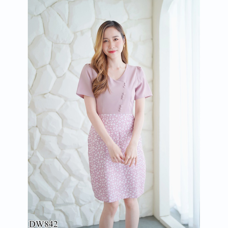 kudapy เดรสสั้นสีชมพู/สีเขียว คอวีกระโปรงลายดอก