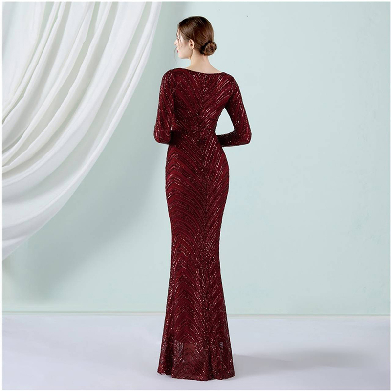 kudapy ชุดราตรียาวคอวีแขนยาวผ้ากริสเตอร์ทอแสง สีแดงเบอร์กันดี้ สีดำ สีเงิน สีชมพูโรสโกลด์ ผ้าขยายได้ สวมเข้ารูป ทรงสวย เรียบหรู มีบราเย็บติดข้างในชุด ซิปหลัง สำเนา