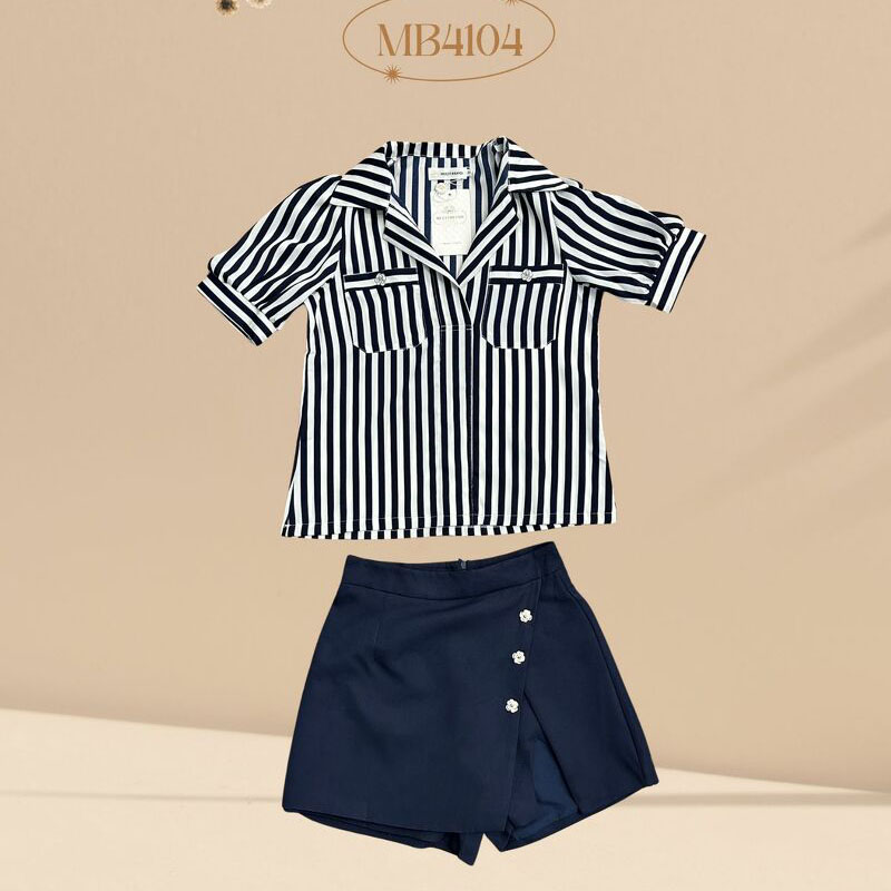 kudapy เซ็ทเสื้อลายทางขาวน้ำเงิน+กระโปรงกางเกงติดมุกดอกไม้