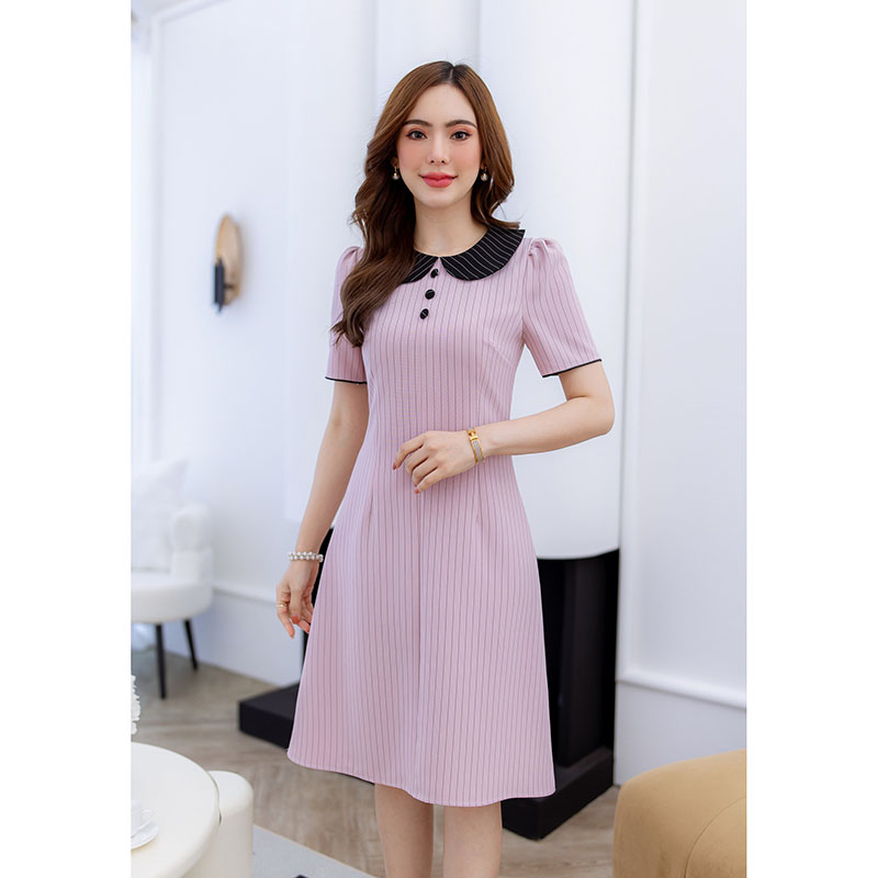 kudapy เดรสสั้นสีชมพู/สีครีมเข้ม คอปก ผ้าลายทาง สวยเรียบ ๆ ใส่ได้ตลอดกาล สวยคุณภาพ ใช้ผ้าอย่างดี มีดีเทลคอปกและแต่งกระดุม