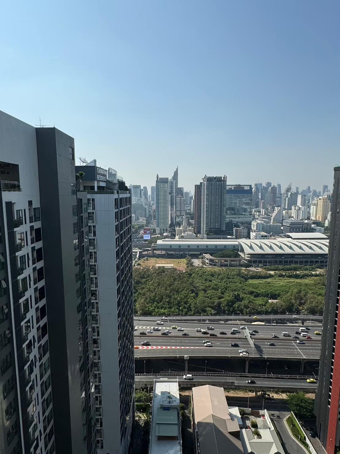 สนใจชมห้องติดต่อได้เลย Line ID: Smile-easy ปล่อยเช่าคอนโด Life Asoke - Rama 9 (ไลฟ์ อโศก - พระราม 9) - 1ห้องนอน 1ห้องทำงาน 1ห้องน้ำ 1ห้องนั่งเล่น - ใกล้ MRT พระราม 9 - ขนาดห้อง 36 ตรม. ชั้น 37