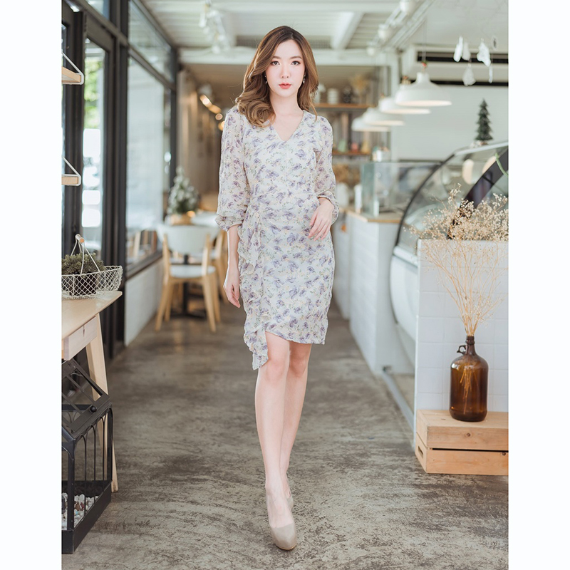 kudapy เดรสสั้นสีครีม/สีชมพู แขนยาวเอวพู่ผ้าปักลายดอกสวยดูดีน่ารักมากๆ