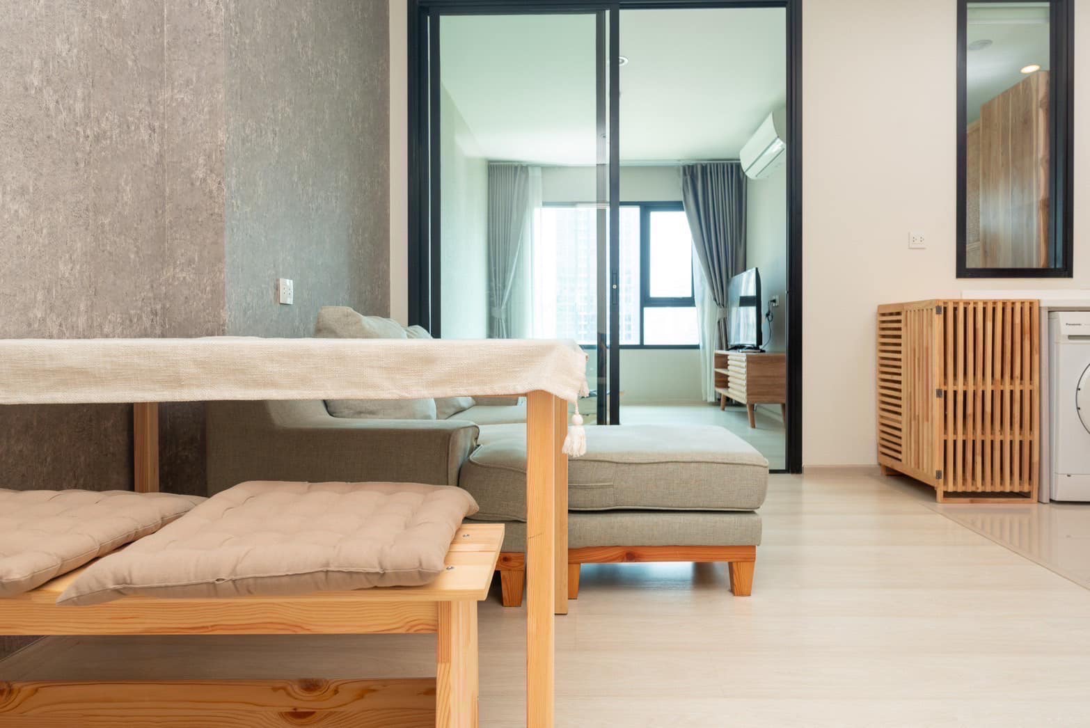 ปล่อยเช่าคอนโด Life Asoke (ไลฟ์ อโศก) - ถูกมากห้องสวย 1ห้องนอน 1ห้องทำงาน 1ห้องน้ำ 1ห้องนั่งเล่น - ใกล้ MRTเพชรบุรี APLมักกะสัน/มศว. - ขนาดห้อง 35 ตรม. ชั้น 18 ทิศใต้ วิว Singha complex