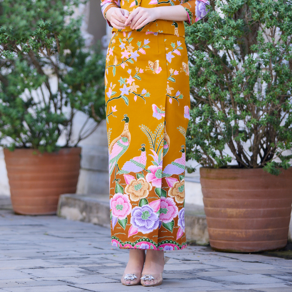 kudapyชุดเซ็ท ผ้าคอตตอนสีเหลือง พิมพ์ลายผ้าปาเต๊ะ ผ้าไม่ยืดไม่หด อัดกาวทั้งชุด