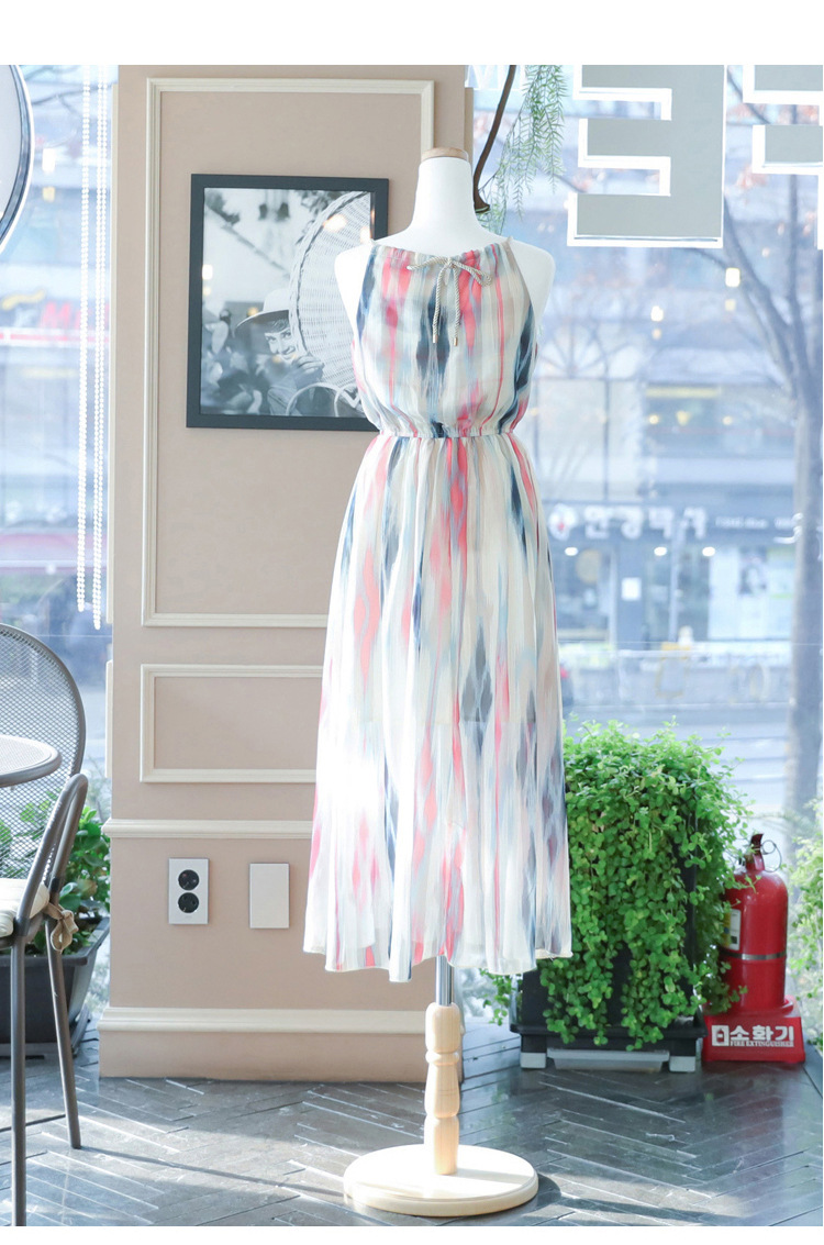 kudapy เดรสยาวไปทะเลพื้นสีครีมพิมพ์ลายทาง มีสายคล้องคอ เอวยางยืด ชุดเดรสผ้าชีผองเนื้อดีใส่สบายมากๆ