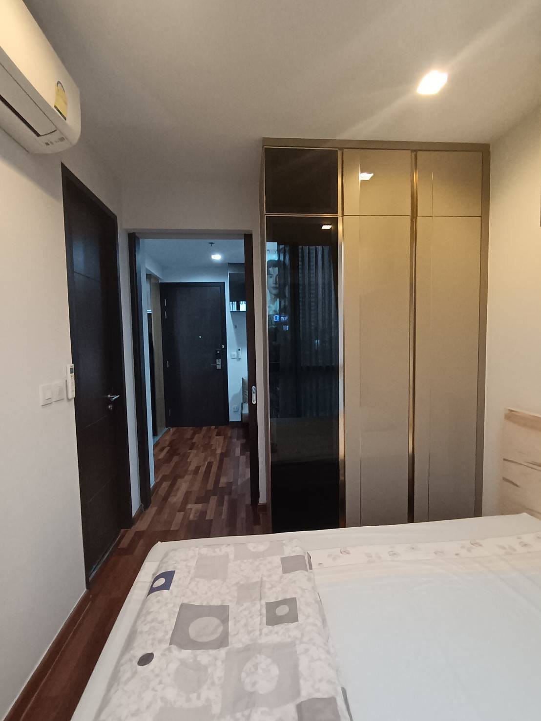 ปล่อยเช่า Wish Signature Midtown Siam (วิช ซิกเนเจอร์ มิดทาวน์ สยาม) - โซนพื้นที่ BTS ราชเทวี 1ห้องนอน 1ห้องน้ำ - ขนาดห้อง 26.65 ตรม. ชั้น 45 - ให้เช่า 19,000 ต่อเดือน