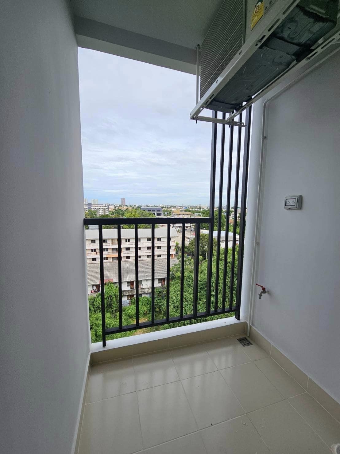 สนใจชมห้องติดต่อได้เลย Line ID: Smile-easy ปล่อยเช่าคอนโด HI Chaengwattana 19 (ไฮ แจ้งวัฒนะ 19) - 1ห้องนอน 1ห้องน้ำ 1ห้องนั่งเล่น - ใกล้ MRT แจ้งวัฒนะ-ปากเกร็ด 28 - ขนาดห้อง 28 ตรม. ชั้น 8 ตึก B