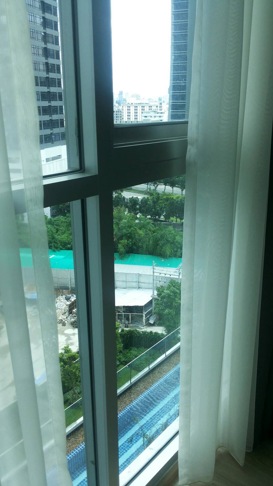 ปล่อยเช่าคอนโด Noble Revolve Ratchada (โนเบิล รีวอลฟ์ รัชดา) - เฟอร์เครื่องใช้ไฟฟ้าครบครั้น - การเดินทาง: เพียง 80เมตร MRT ศูนย์วัฒนธรรม