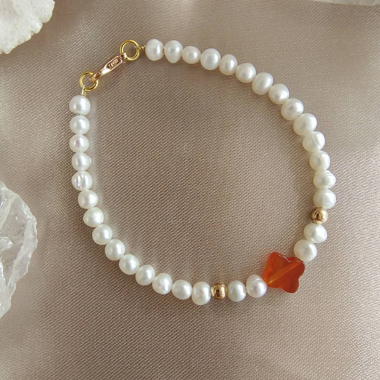 สร้อยข้อมือไข่มุกกับคาเนเลี่ยน Pearl+Carnelian