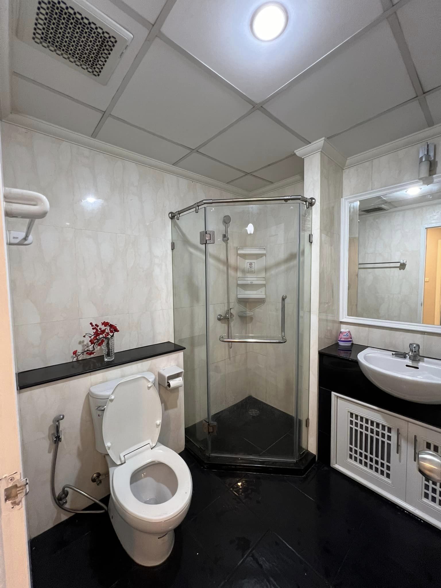 ปล่อยเช่าคอนโด ศุภาลัย พรีเมียร์ เพลส อโศก Supalai Premier Place Asoke - 2ห้องนอน 2ห้องน้ำ 1ห้องนั่งเล่น - ใกล้ MRTเพชรบุรี BTSอโศก/มศว/แกรมมี่ - ขนาดห้อง 110 ตรม. ชั้น 22