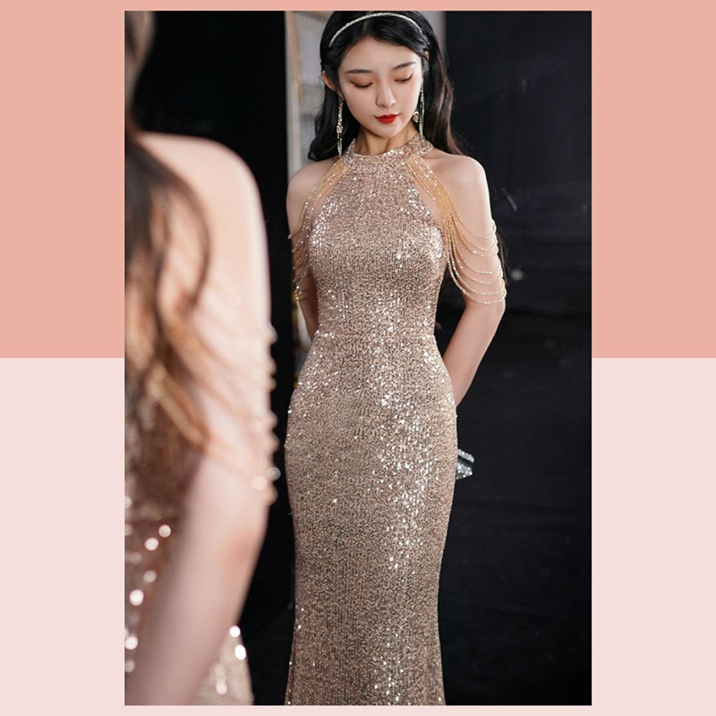 kudapy เดรสยาวสีทอง ออกงาน ชุดไปงานแต่งงาน เดรสยาวเว้าไหล่แต่งลูกปัด ผ้าปักเหลื่อม เรียบหรู ดูแพง