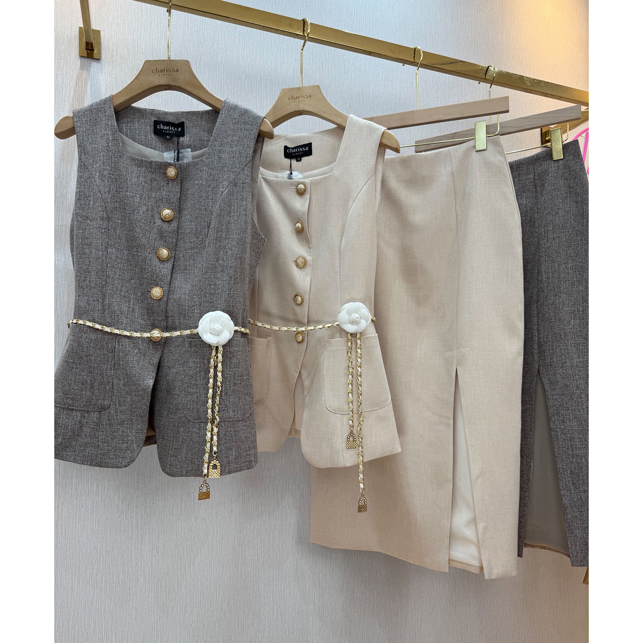 kudapy เซ็ท 4 ชิ้น เสื้อคอเหลี่ยม+ กระโปรงยาว+เข็มขัดโซ่+เข็มกลัดดอกไม้ ชุดเซ็ตกระโปรงเข้ารูป