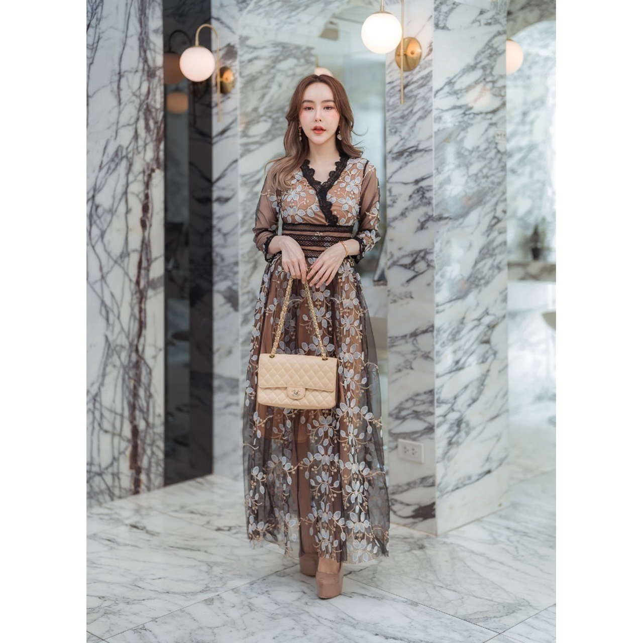 kudapy เดรสยาวสีดำ/สีครีม ลูกไม้ปักลาย ใสสวยดูดี