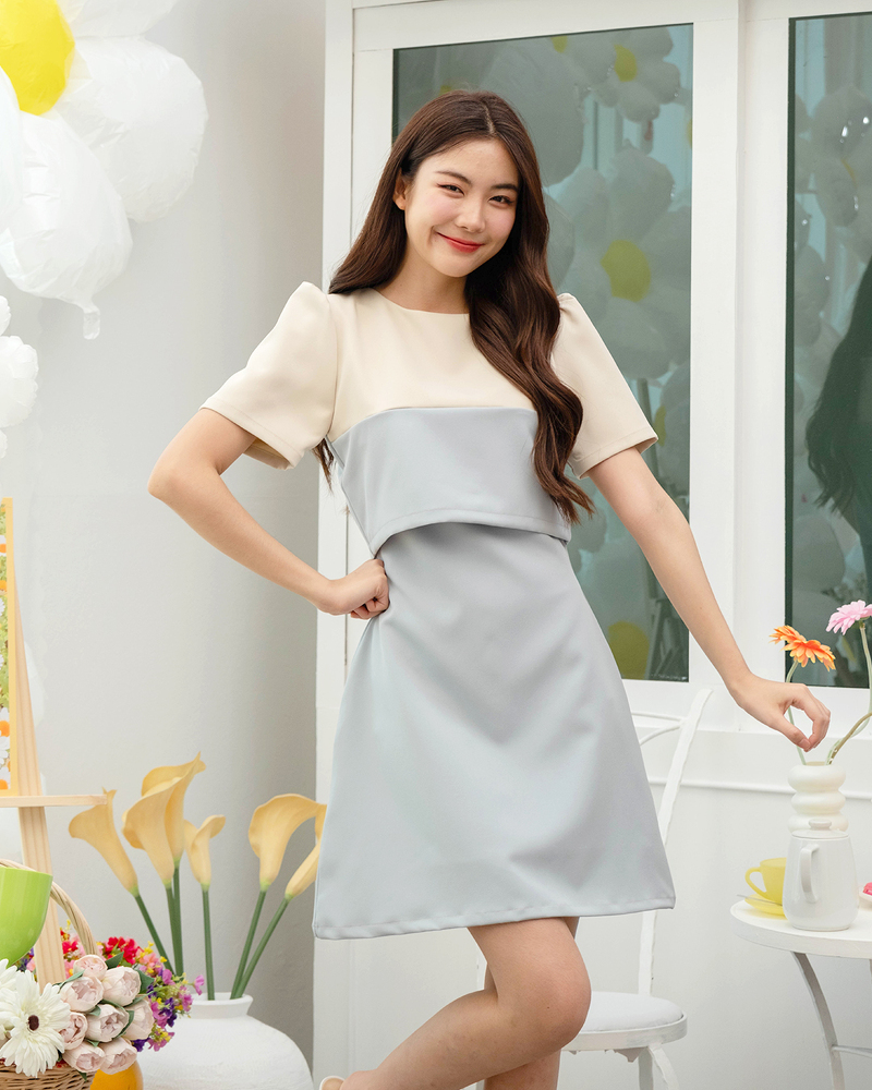 kudapy เดรสทรงเอแขนสั้นคอกลม ตัดต่อเล่นสีบ่าและแขน คู่สีทูโทนน่ารักมาก รูดไหล่ยกพองเบาๆเพิ่มความคิวท์